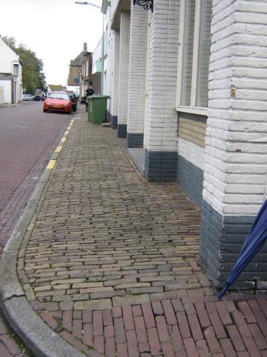 22 Achterdorp Wederom Containers op de stoep